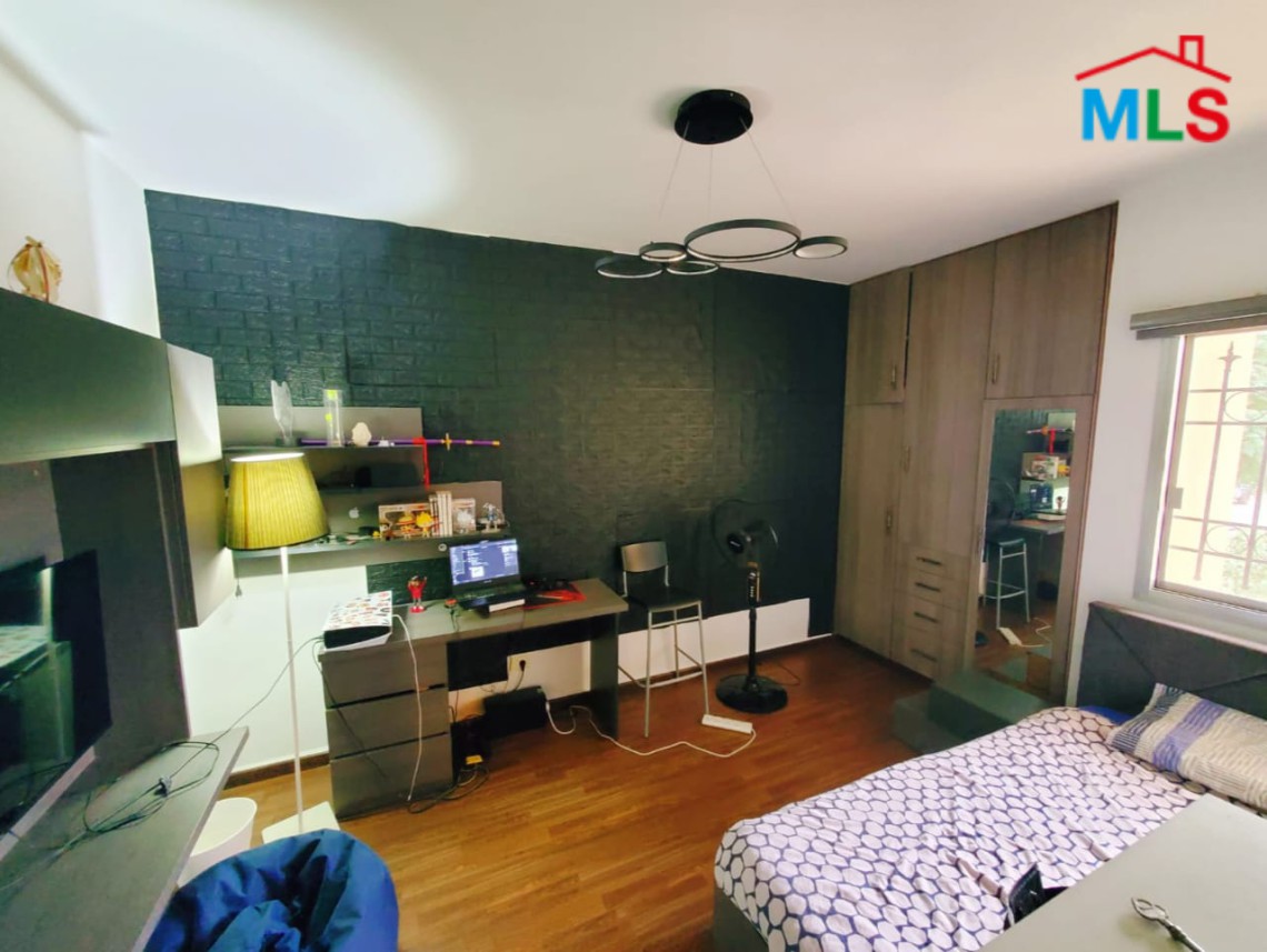 An Unfurnished Apartment For Sale in Tabarja