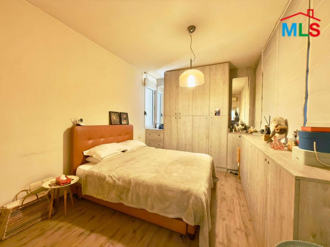 Beautiful 2-Bedroom Apartment For Sale in Achrafieh, Lycée