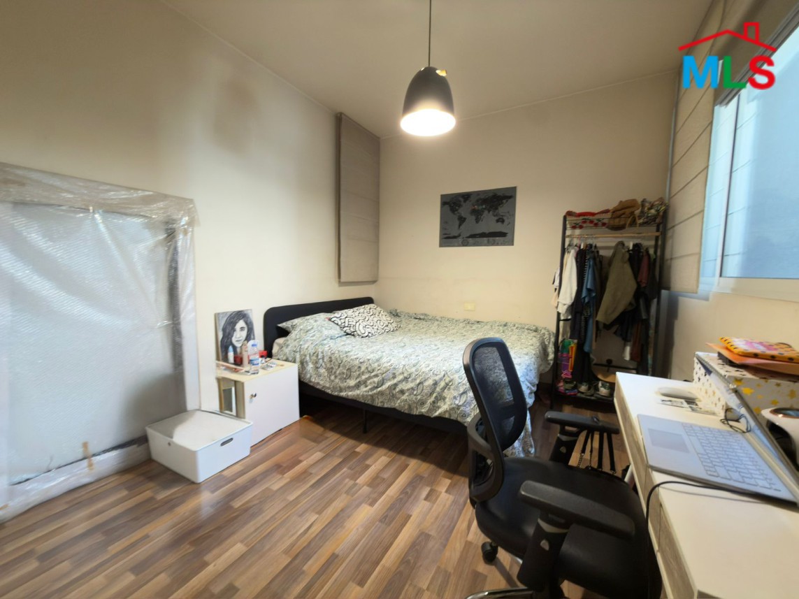 Beautiful 2-Bedroom Apartment For Sale in Achrafieh, Lycée