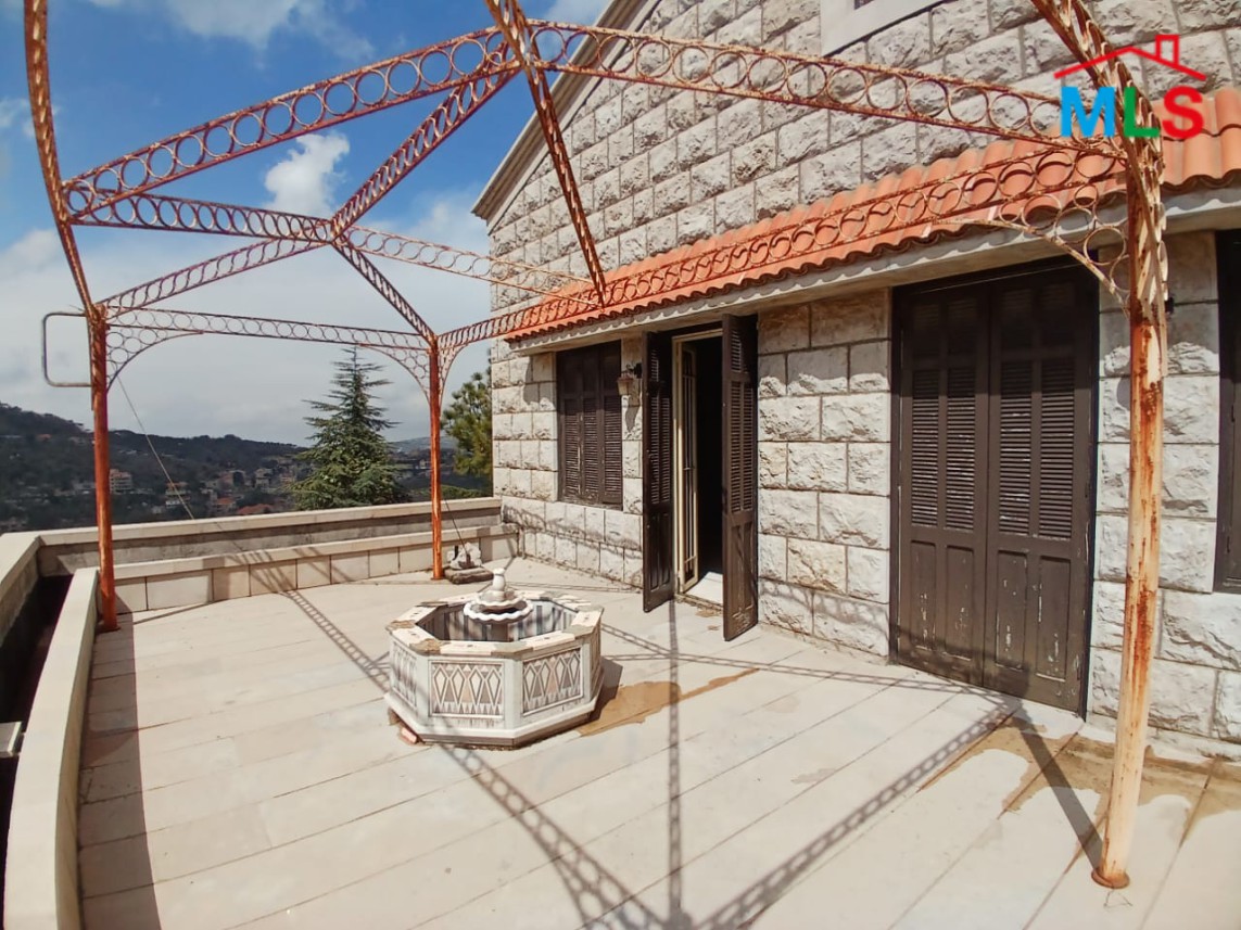 A Lebanese House For Sale in Khenchara