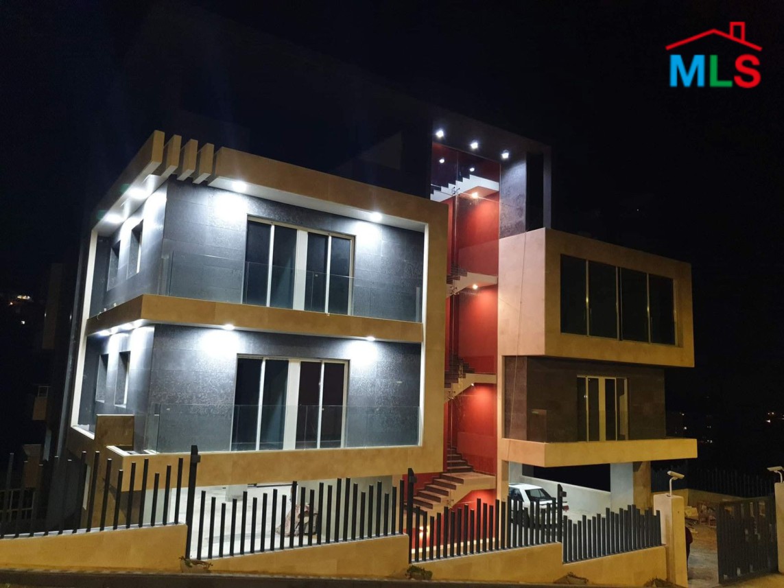 Core and shell Duplex For Sale in Bchamoun