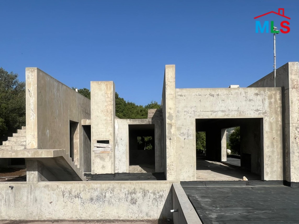 An Under-Construction Villa For Sale in Mesreh, Batroun