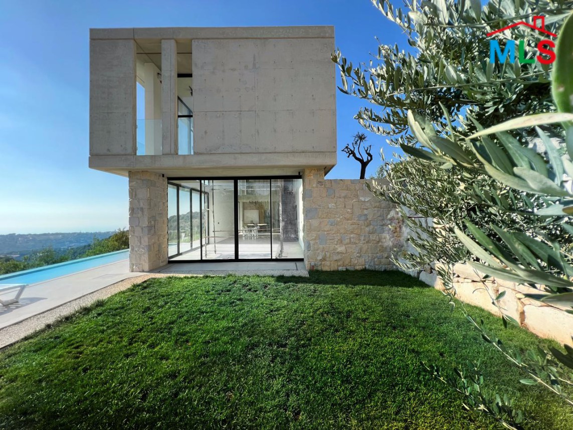 Luxurious high-End finishing Loft For Sale in Batroun