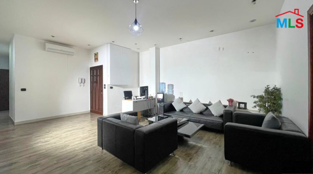 A 500 SQM Warehouse For Sale in Mezher