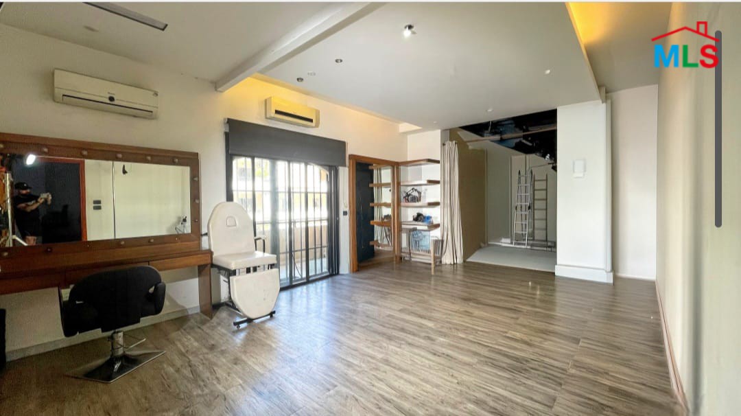 A 500 SQM Warehouse For Sale in Mezher