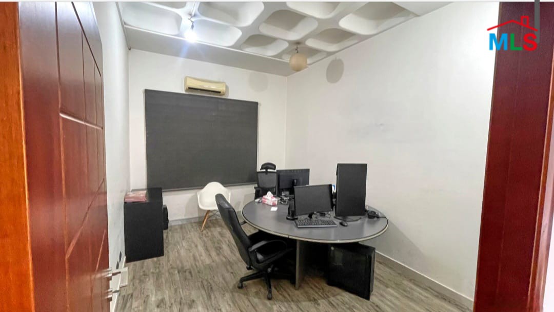 A 500 SQM Warehouse For Sale in Mezher