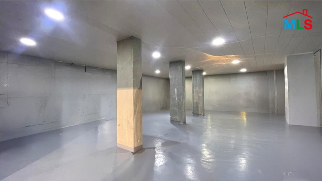 A 500 SQM Warehouse For Sale in Mezher