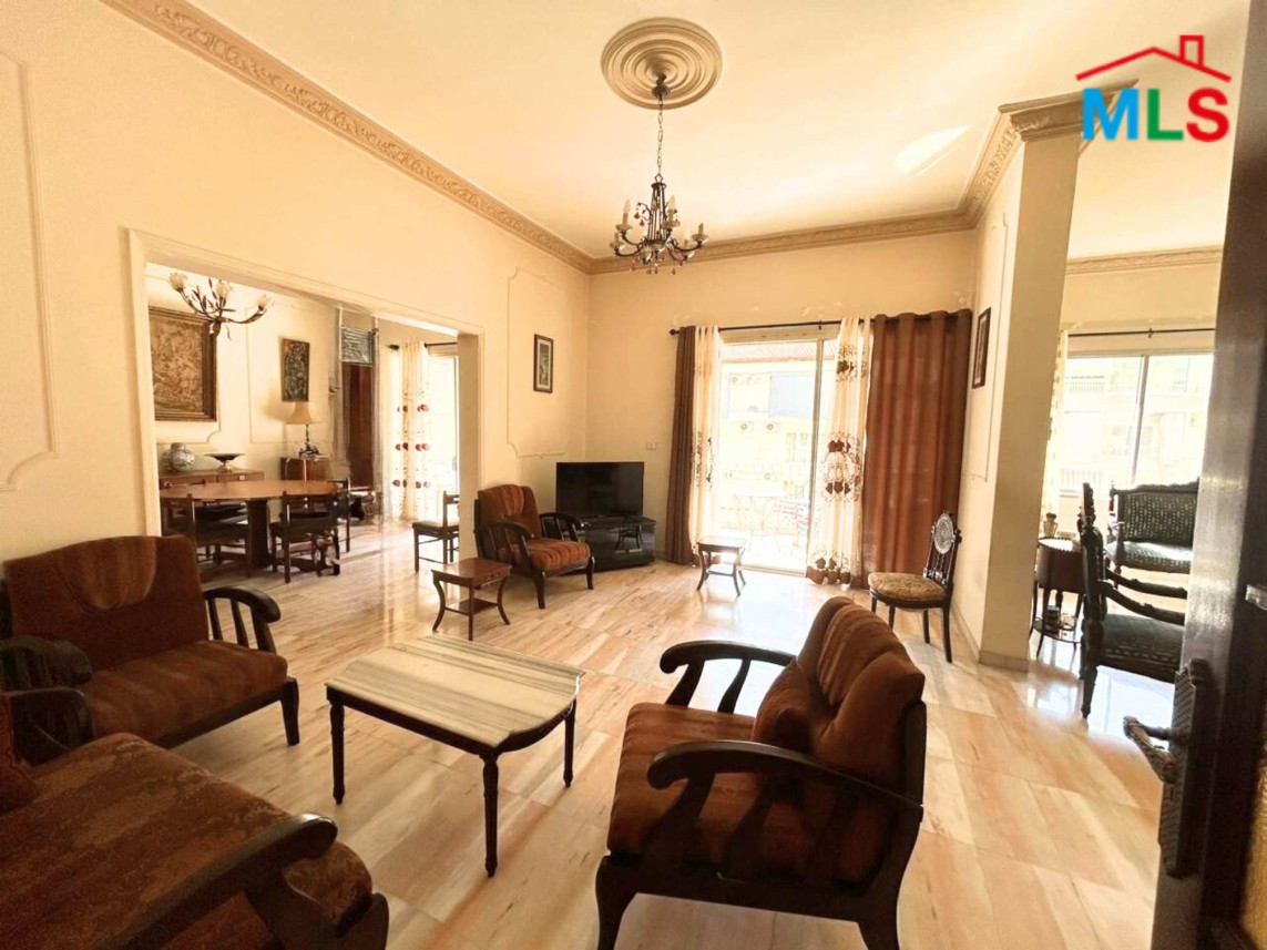 3-Bedroom Apartment For Sale in Sakiet El Janzir, Ras Beirut