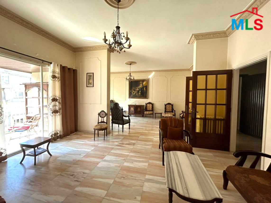 3-Bedroom Apartment For Sale in Sakiet El Janzir, Ras Beirut
