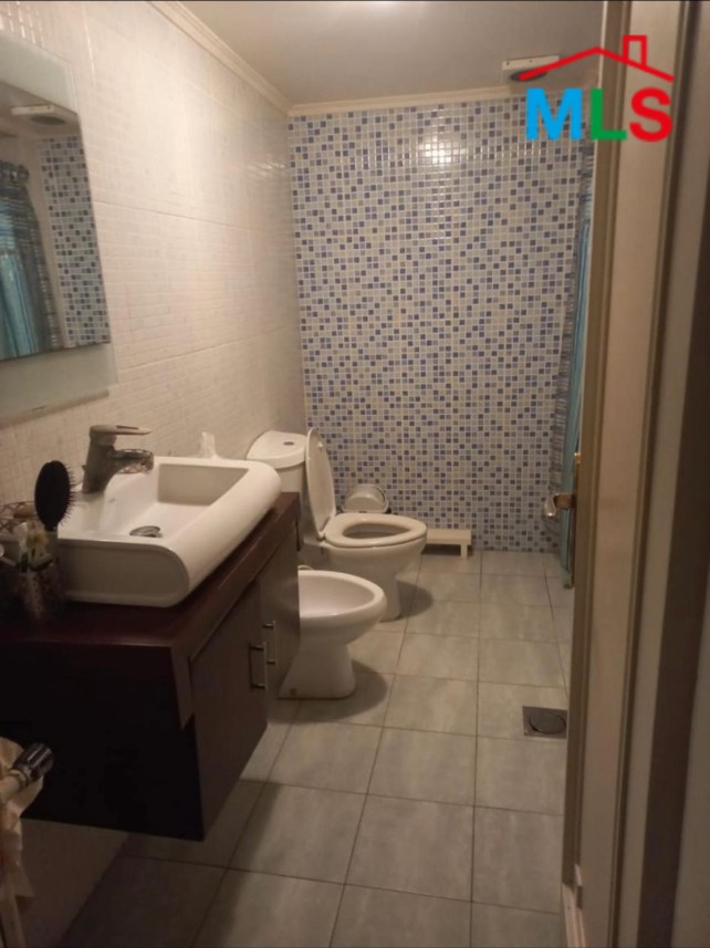3-Bedroom Apartment For Sale in Sakiet El Janzir, Ras Beirut