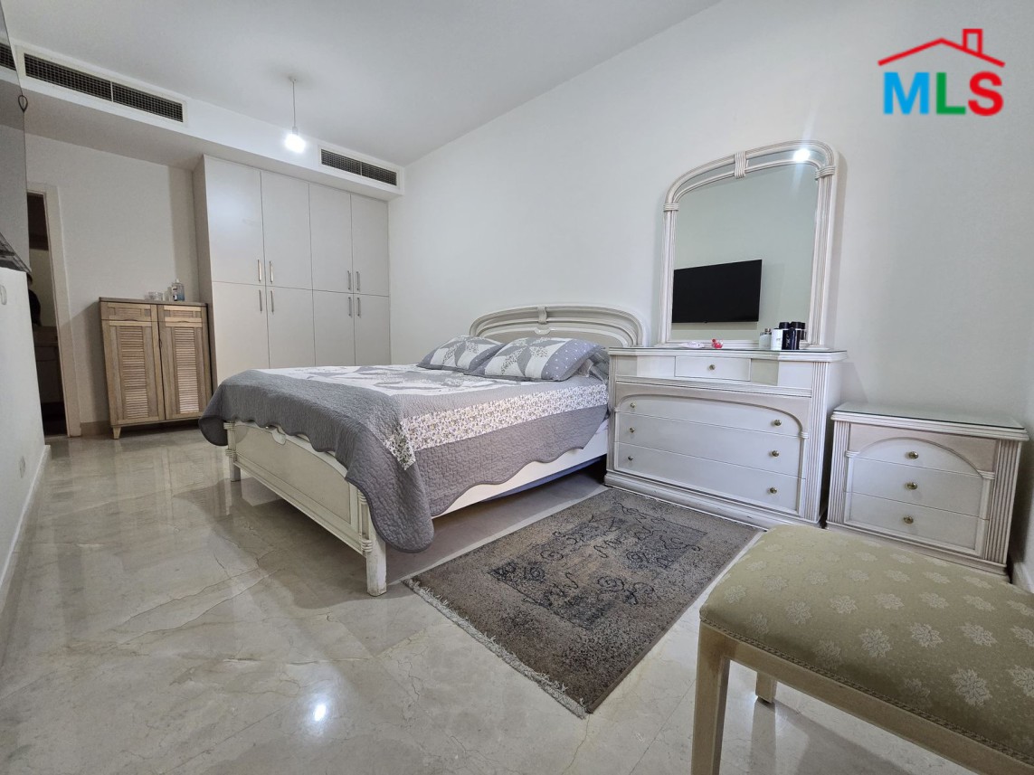 3-Bedroom Apartment in Great Location For Sale in Achrafieh, Sassine