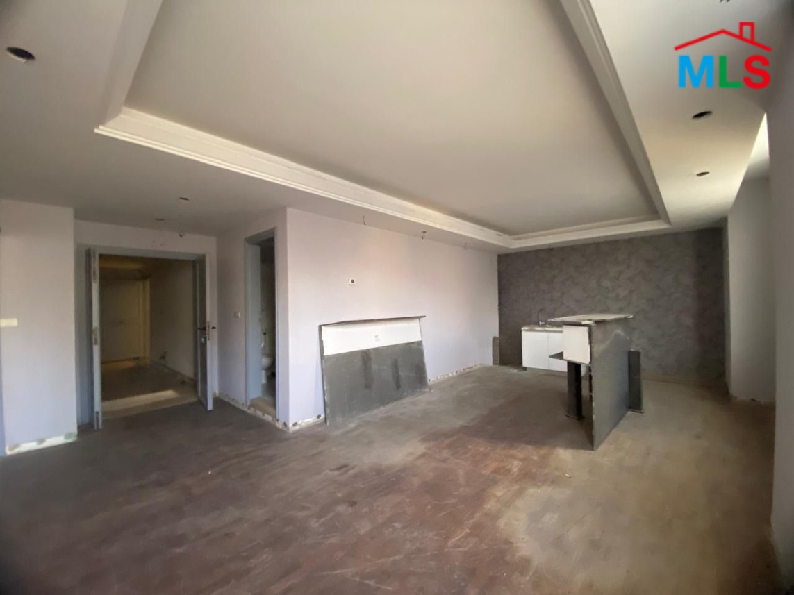 Office For Sale in a Commercial Building in Verdun, Beirut