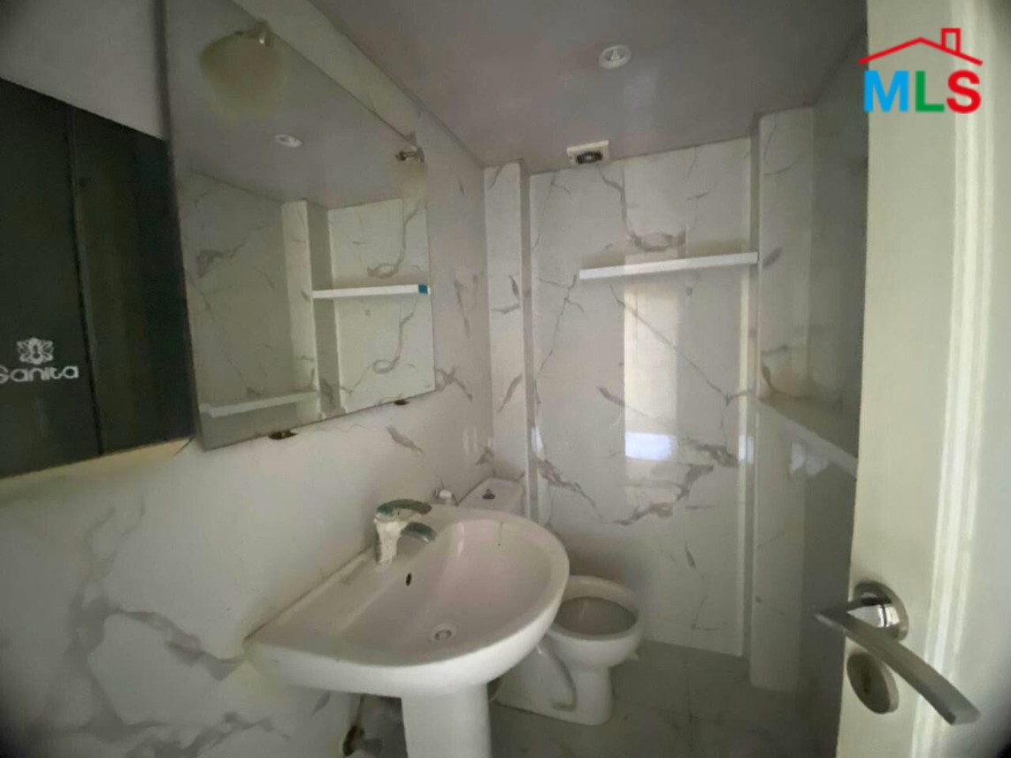 Office For Sale in a Commercial Building in Verdun, Beirut