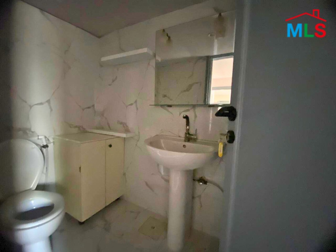 Office For Sale in a Commercial Building in Verdun, Beirut