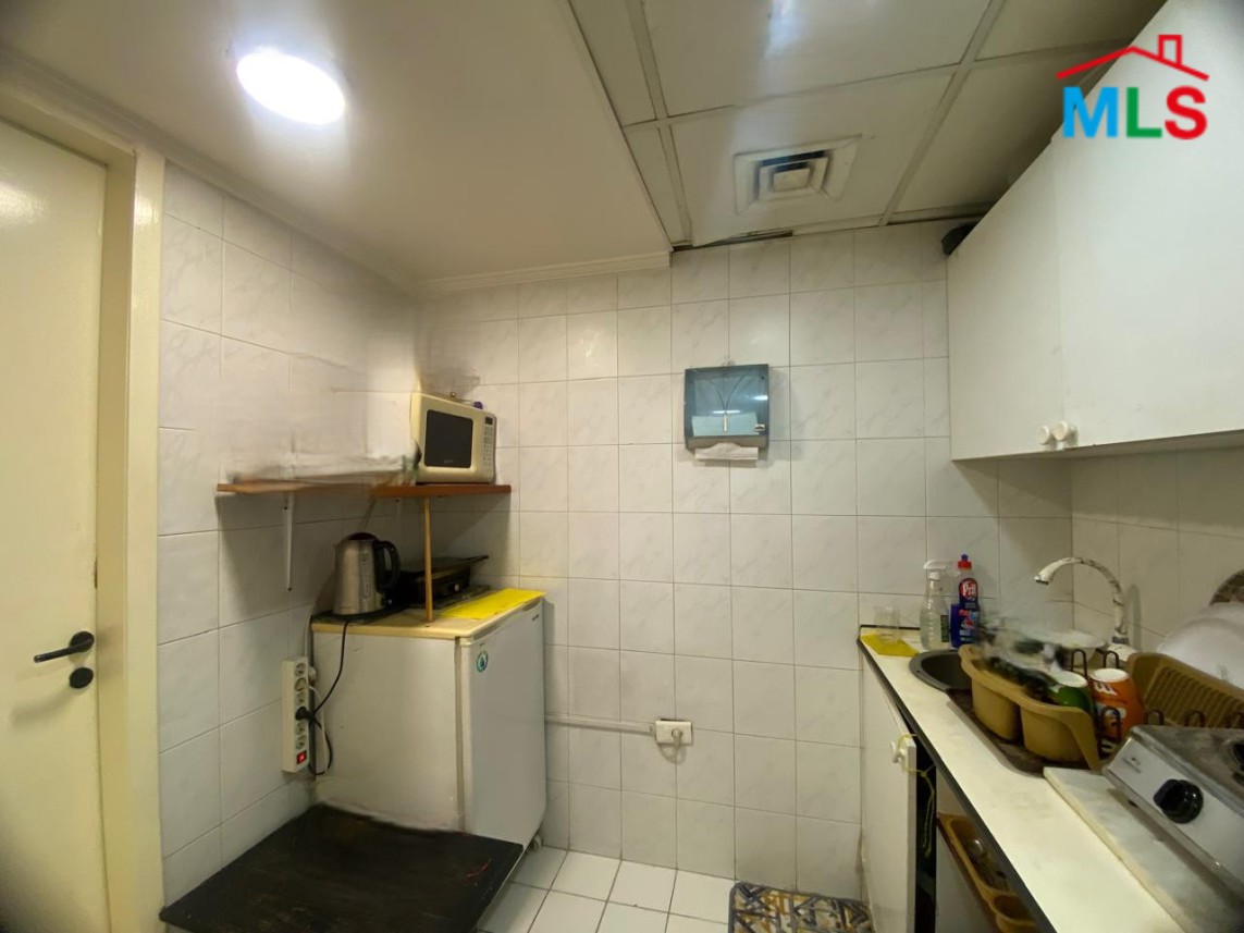 Spacious & Unfurnished Office For Sale in Commercial Building in Verdun, Beirut