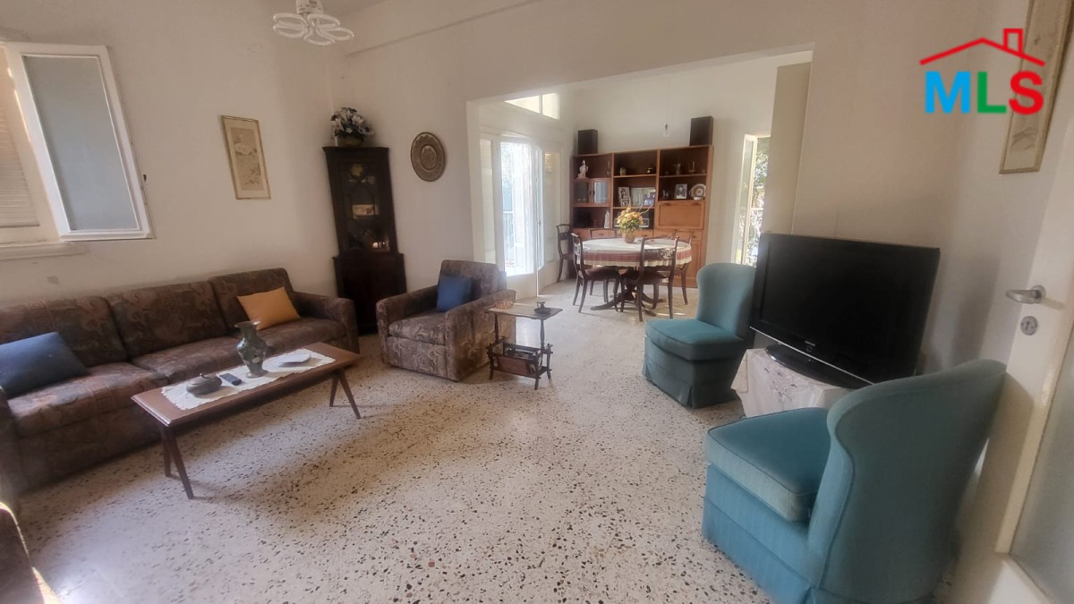 Furnished Apartment For Sale in Ajaltoun
