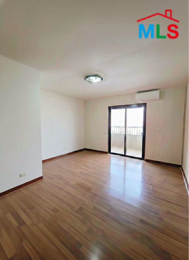 Spacious Apartment For Sale in Baabdat