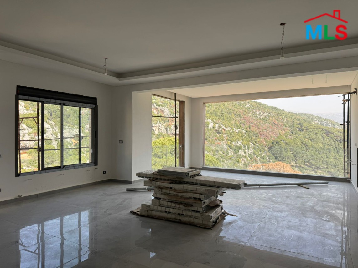 An Apartment With Terrace For Sale in Baabdat