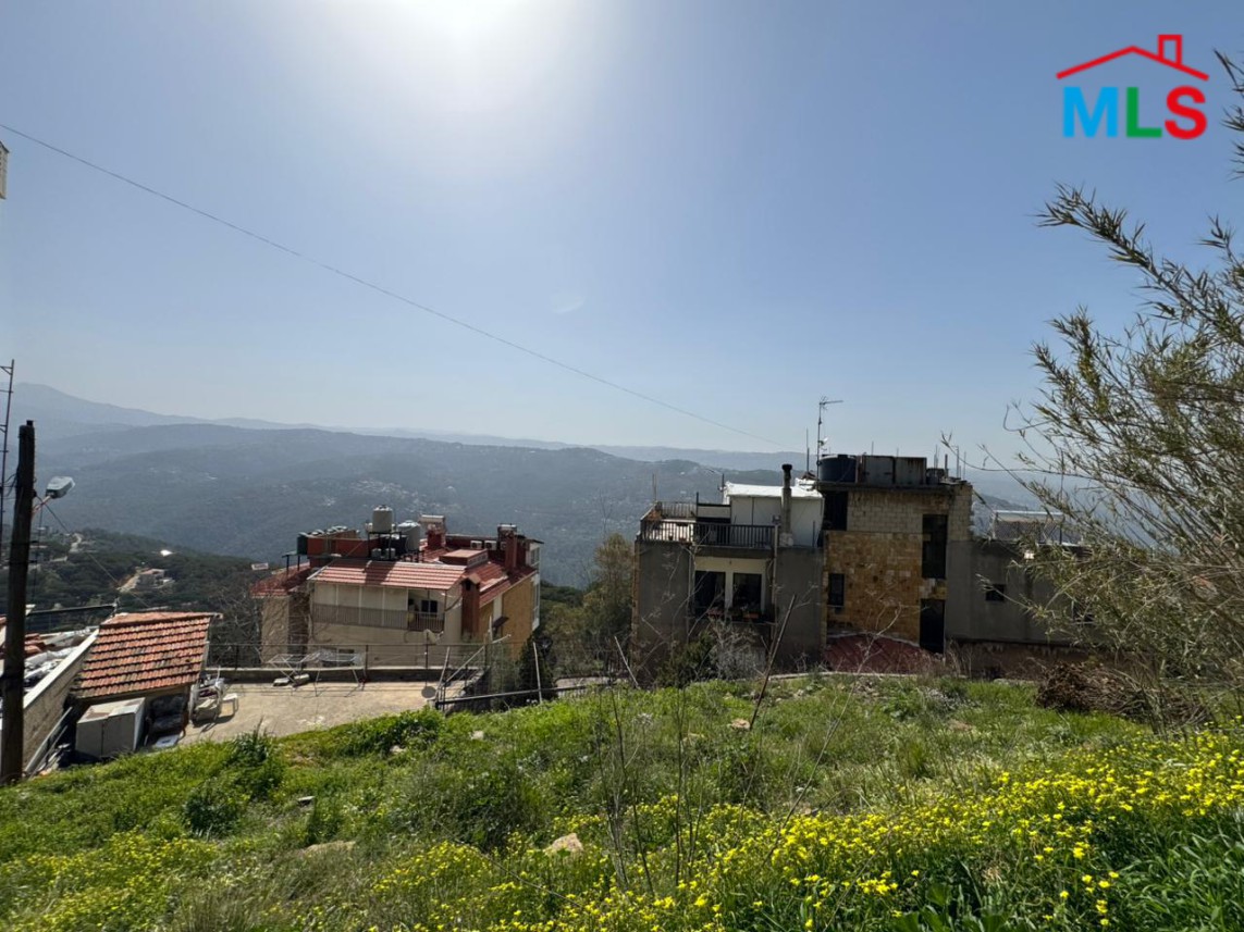 A 564 SQM Land For Sale in Broumana