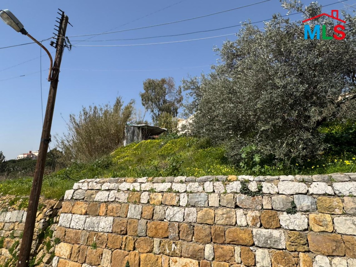 A 564 SQM Land For Sale in Broumana