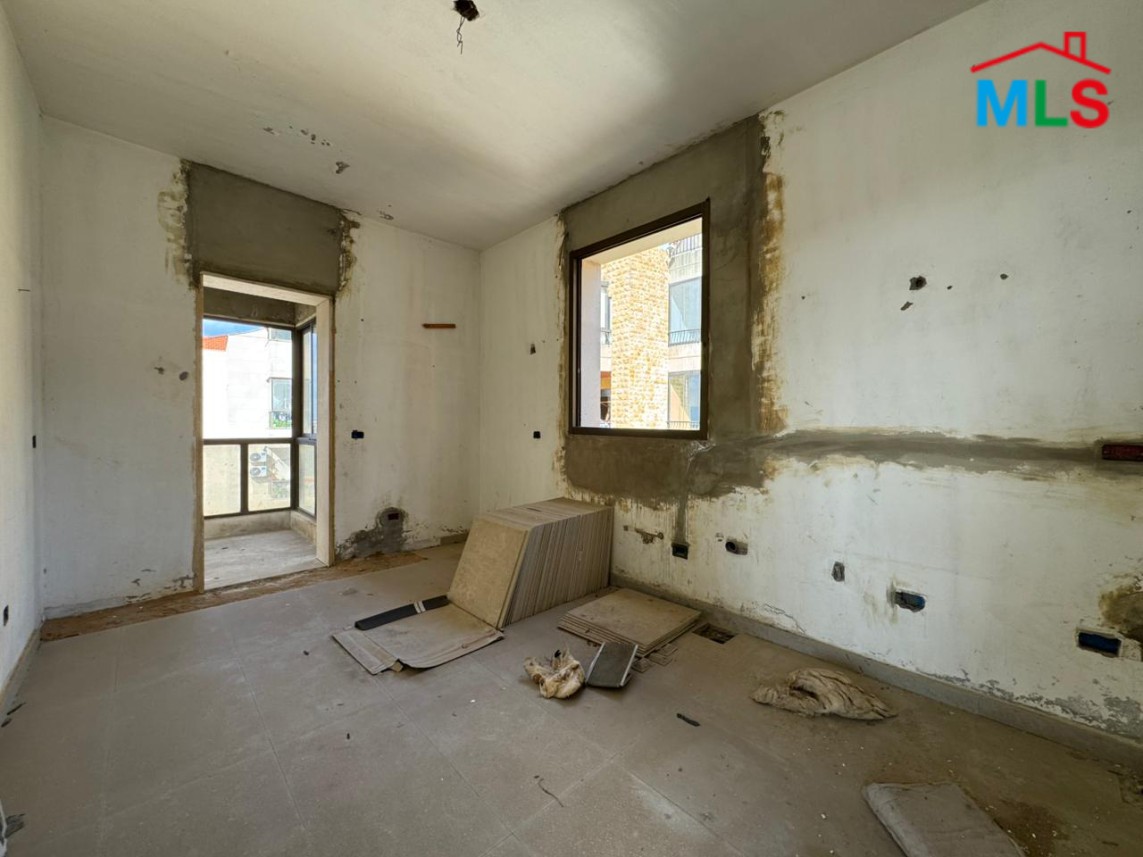A 660 SQM Building For Sale in Ain Najem