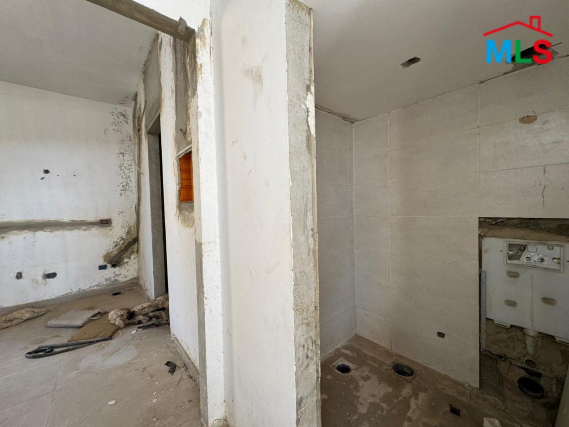 A 660 SQM Building For Sale in Ain Najem