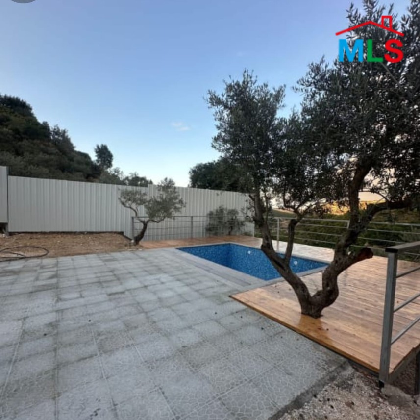 A 4,000 SQM Land With Banglow For Sale in Bijdarfel, Batroun