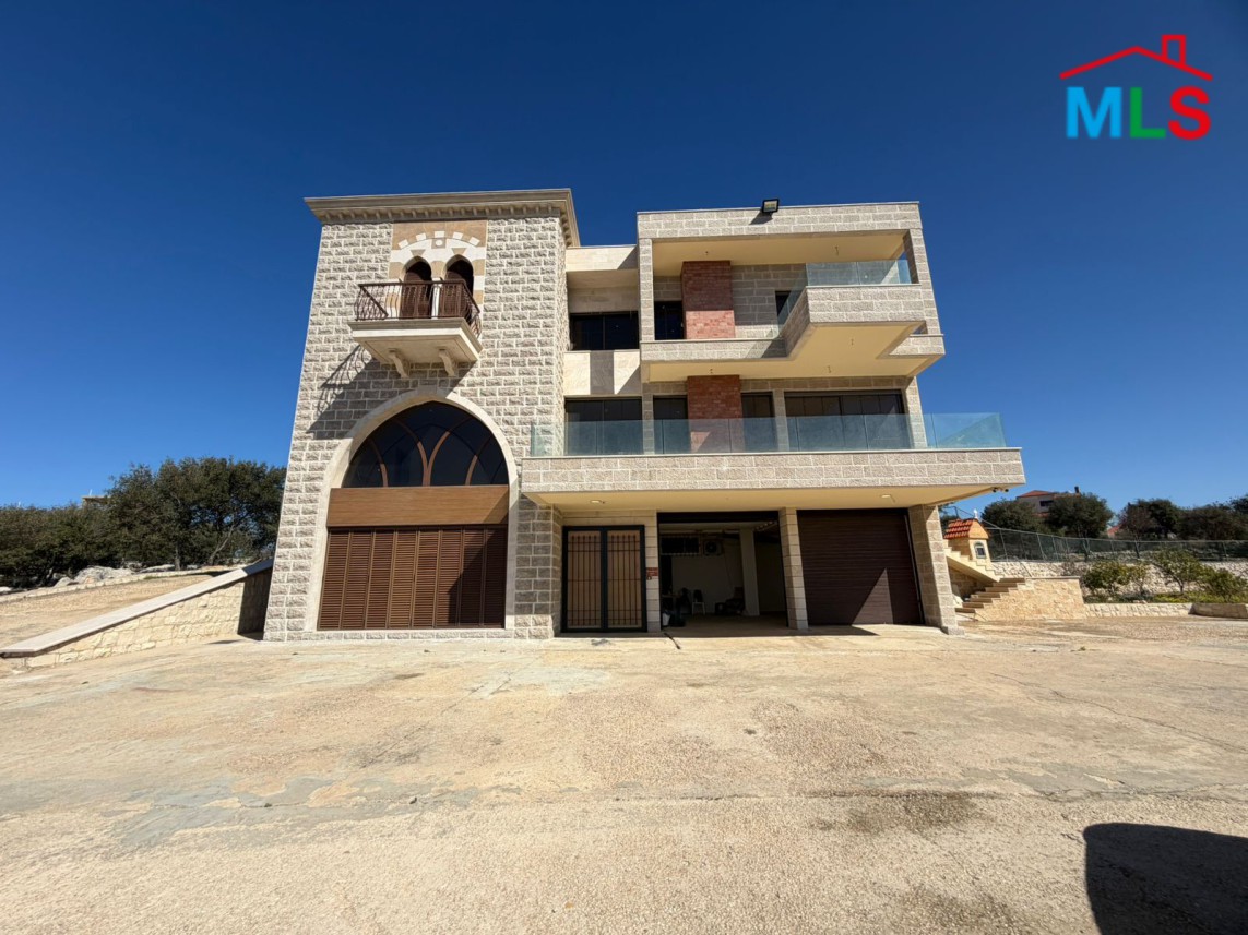 Exclusive! An Individual Villa For Sale in Ebrin, Batroun