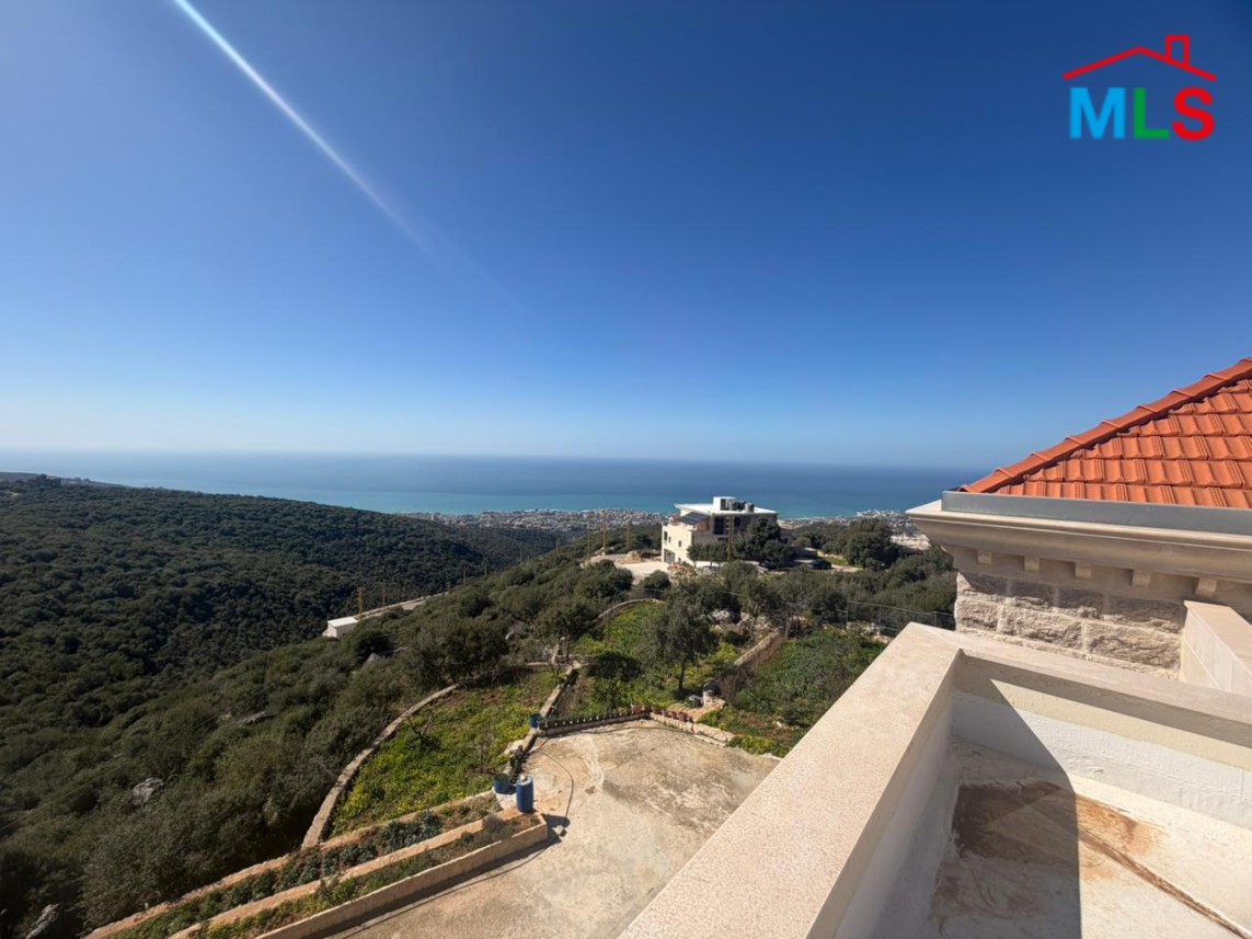 Exclusive! An Individual Villa For Sale in Ebrin, Batroun