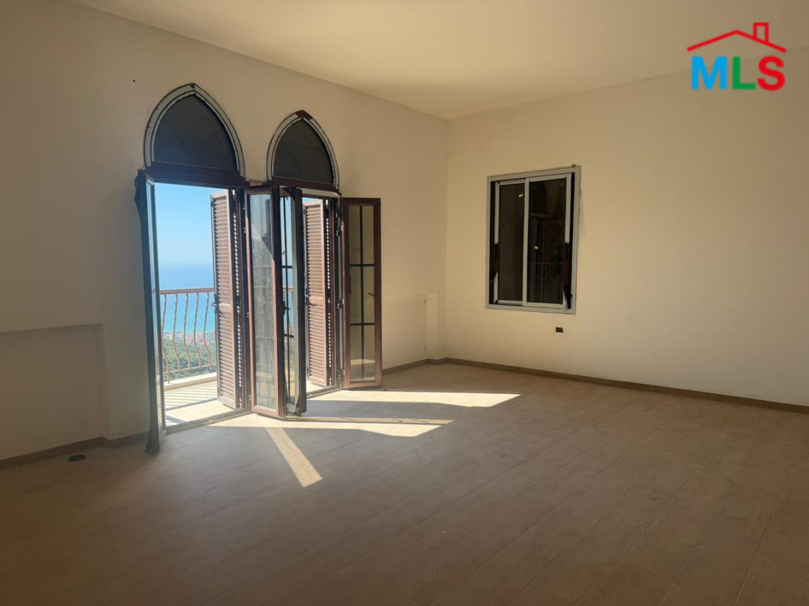 Exclusive! An Individual Villa For Sale in Ebrin, Batroun