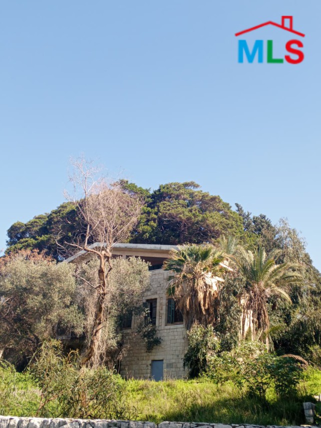 Hot Deal! Traditional Lebanese House For Sale in Ghazir