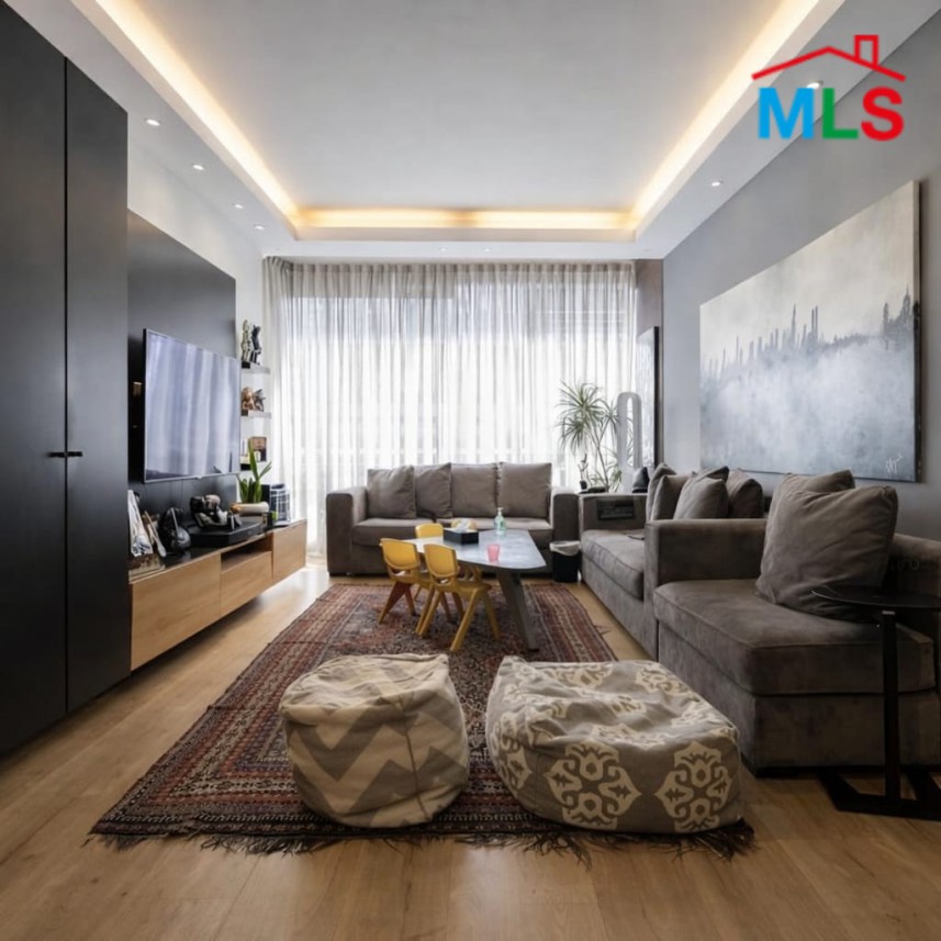 Fully Renovated 2 Bedroom Apartment For Sale in Achrafieh, Saydeh