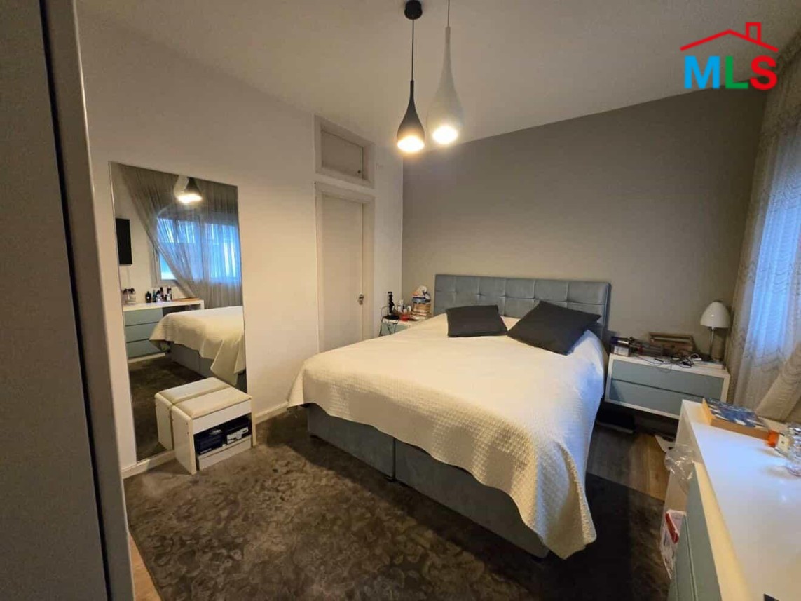 Fully Renovated 2 Bedroom Apartment For Sale in Achrafieh, Saydeh