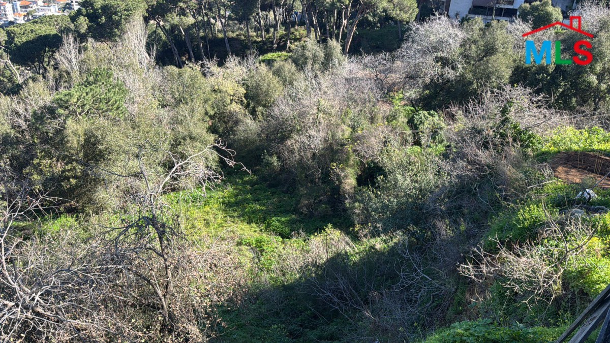 A 1,100 SQM Land For Sale in Broumana