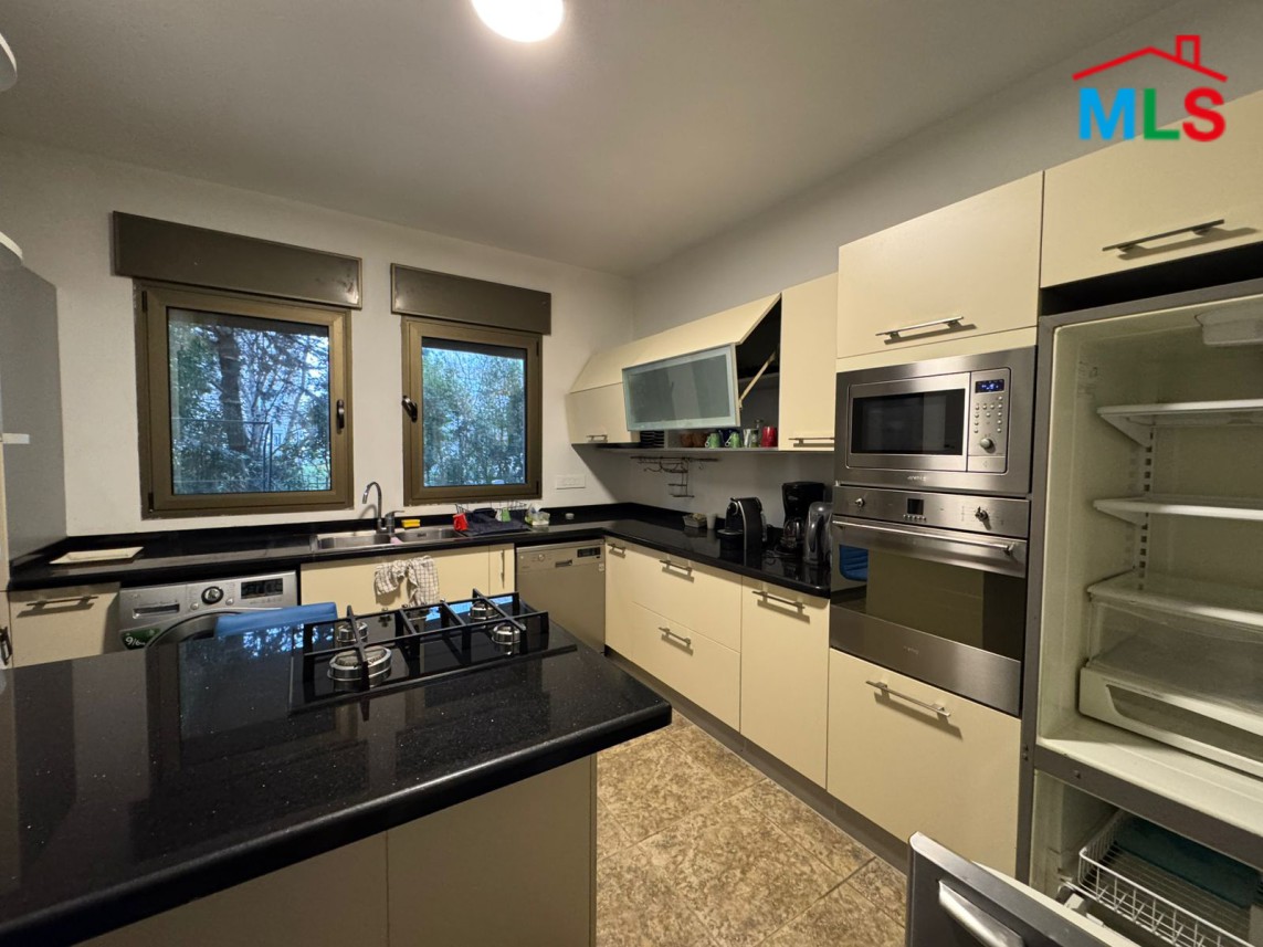 Fully Furnished Decorated Apartment For Sale in Broumana