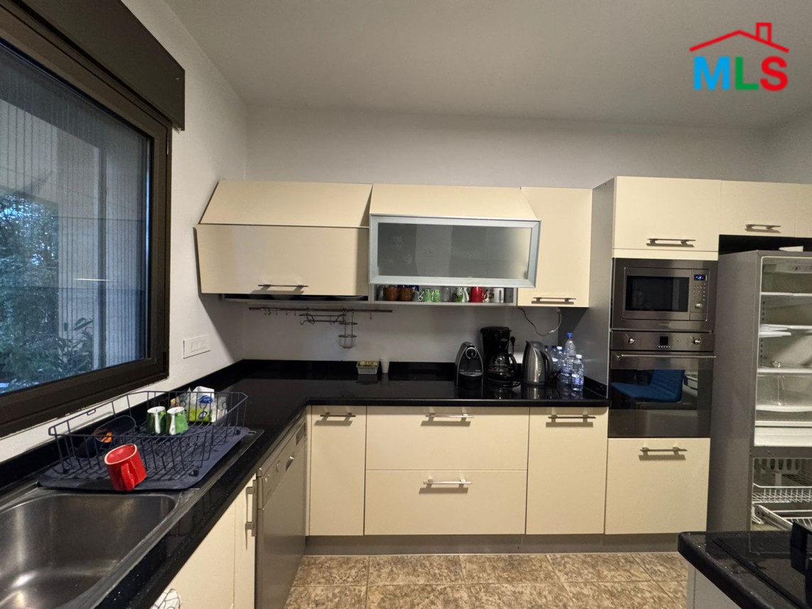 Fully Furnished Decorated Apartment For Sale in Broumana