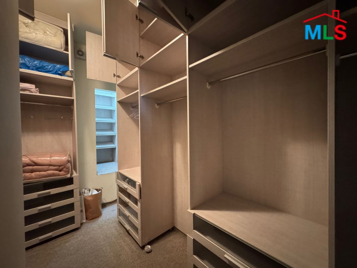 Fully Furnished Decorated Apartment For Sale in Broumana