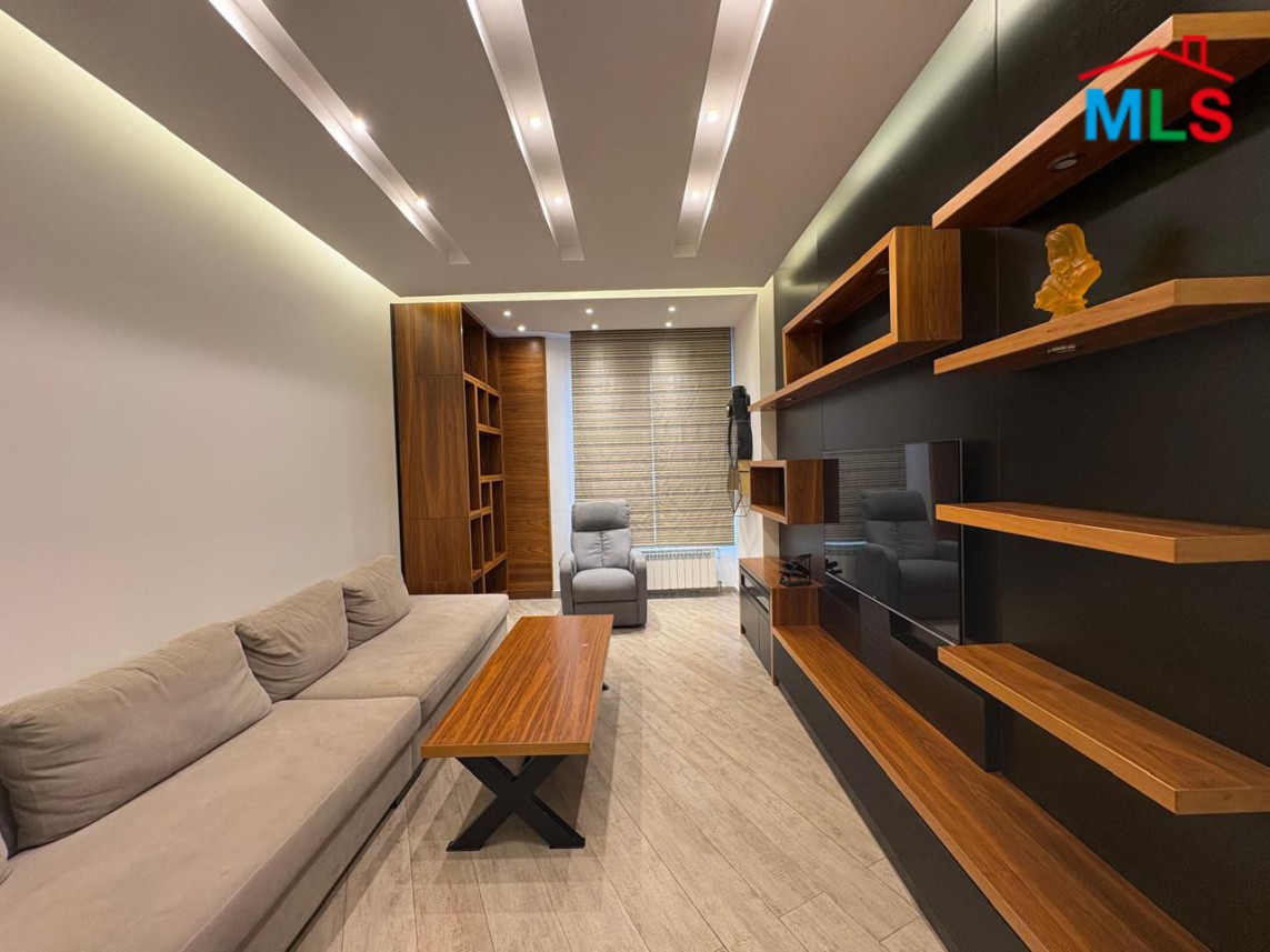 Fully Decorated High-End Finishing Apartment For Sale in Jdeideh