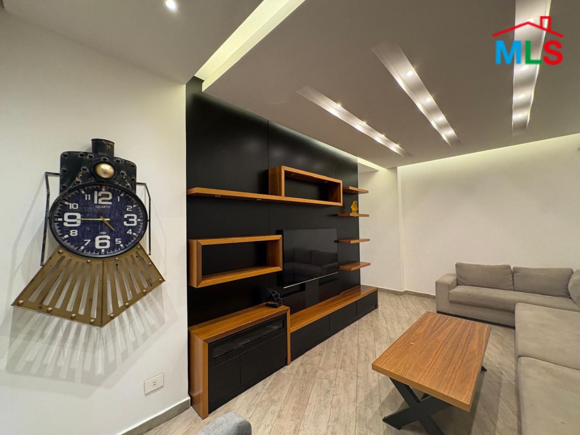 Fully Decorated High-End Finishing Apartment For Sale in Jdeideh