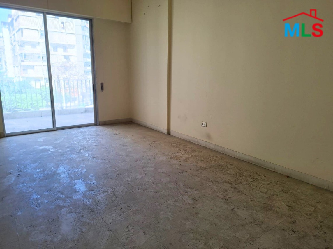 Fix it up! 4 Bedroom Apartment For Sale in Verdun, Beirut