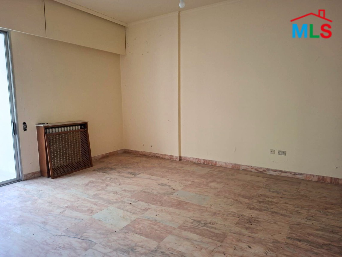 Fix it up! 4 Bedroom Apartment For Sale in Verdun, Beirut