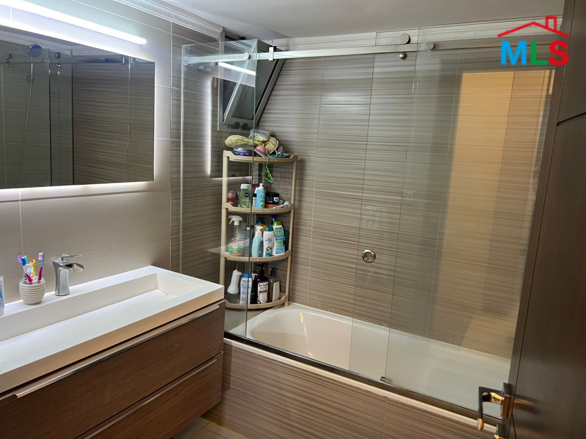 Spacious Apartment For Sale in Ain Al Remmane