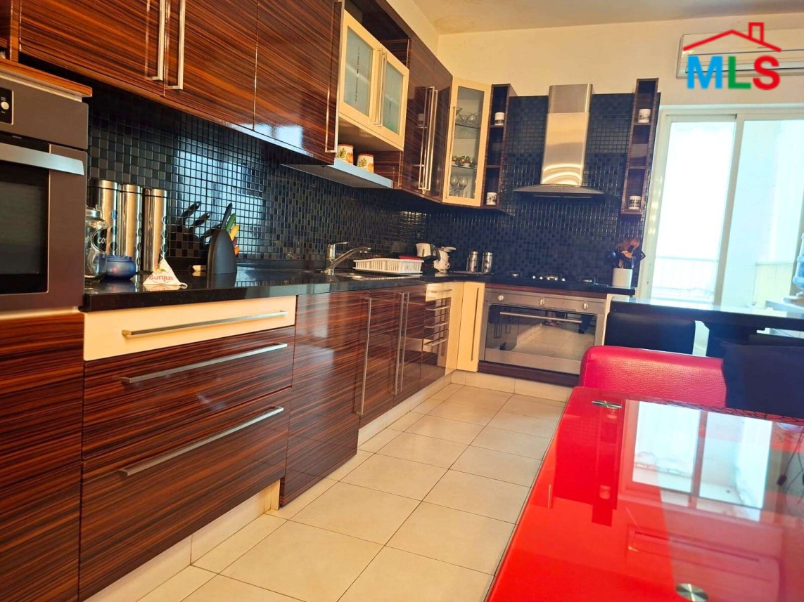 Spacious 3 Bedroom Apartment For Sale in Msaytbeh, Yazbek Street
