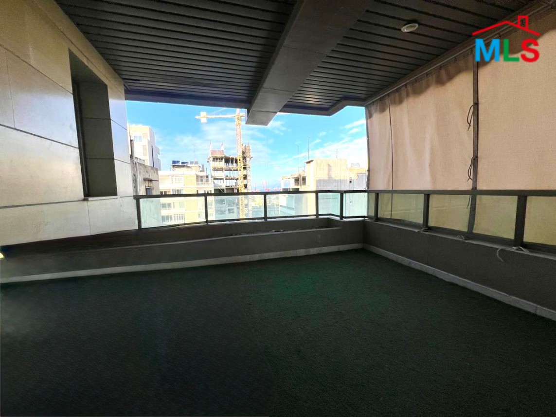 Bright Apartment For Sale in Achrafieh, Geitawi