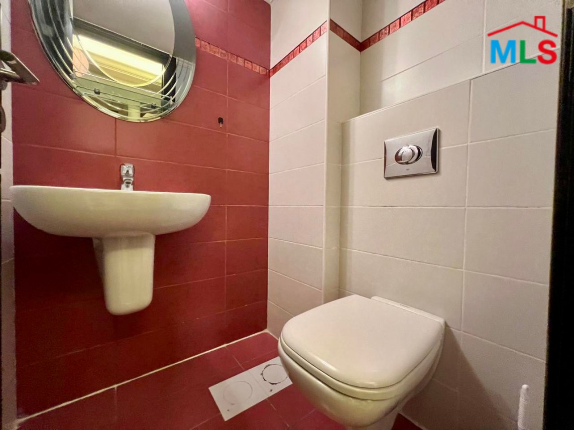 Bright Apartment For Sale in Achrafieh, Geitawi