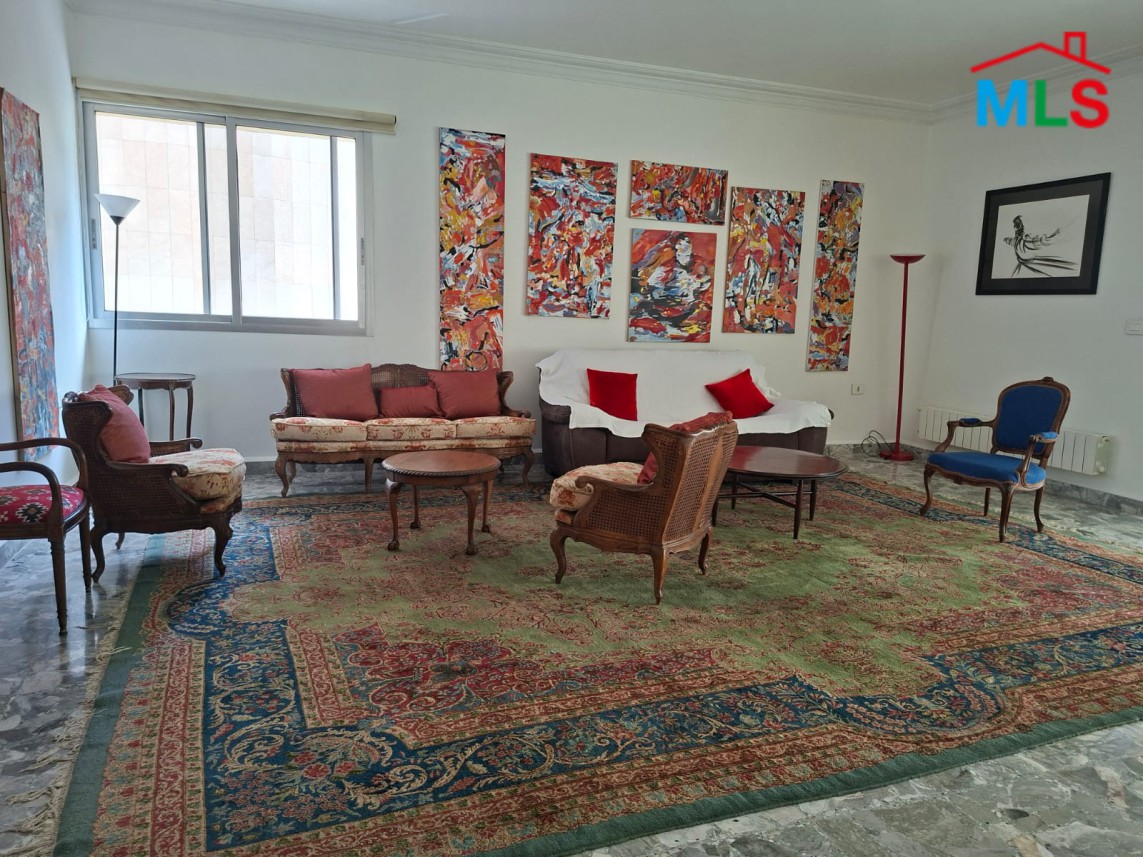 3 Bedroom Apartment with Partial Sea View For Sale in Raouche, Beirut