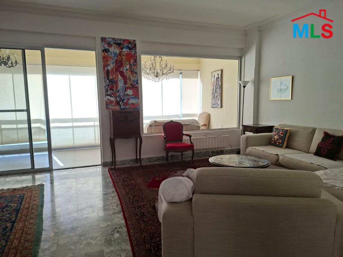3 Bedroom Apartment with Partial Sea View For Sale in Raouche, Beirut