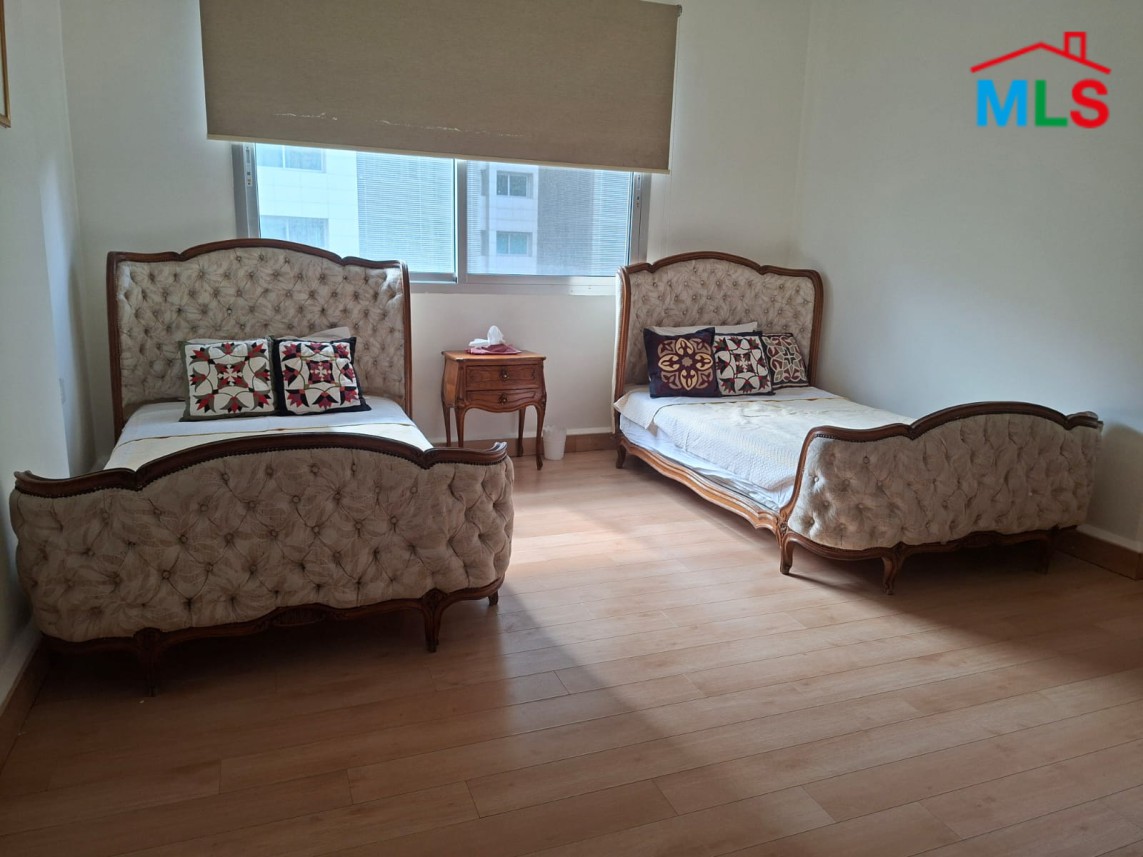 3 Bedroom Apartment with Partial Sea View For Sale in Raouche, Beirut