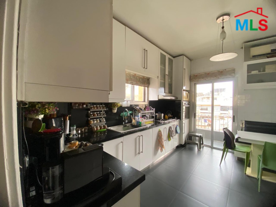 3-Bedroom Apartment For Sale in Corniche Canal 7, Beirut