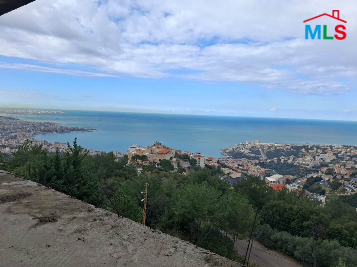 A 1,368 SQM Land With A Residential Building For Sale in Kfarhbeib
